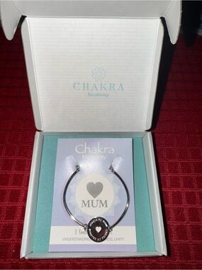 Silver 'MUM' Heart Bangle